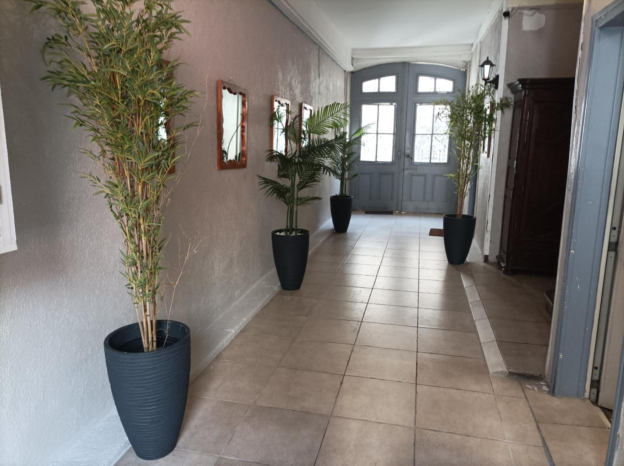 Saëns 5-T2 avec garage privé optionnel-Centre historique et plages à 16km ! Béziers Exterior foto